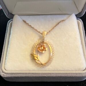 Gold Floral Pendant Necklace